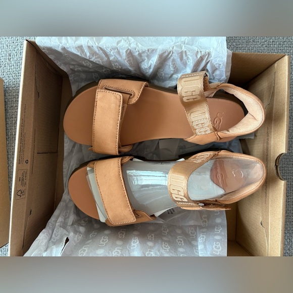 UGG Ashton Toast Platform Sandals - Size 9 - Brand New in Box - Picture 7 of 16